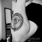Фото рисунка тату с треугольником 22.11.2020 №029 -triangle tattoo- tatufoto.com