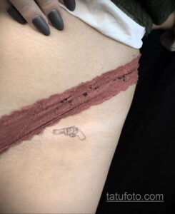 Фото татуировки в паху 11.11.2020 №044 -groin tattoo- tatufoto.com
