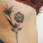Фото татуировки на ребрах 11.11.2020 №011 -ribs tattoo- tatufoto.com