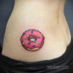 Фото татуировки с пончиком 22.11.2020 №037 -donut tattoo- tatufoto.com