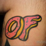 Фото татуировки с пончиком 22.11.2020 №039 -donut tattoo- tatufoto.com