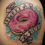 Фото татуировки с пончиком 22.11.2020 №049 -donut tattoo- tatufoto.com