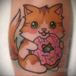 Фото татуировки с пончиком 22.11.2020 №077 -donut tattoo- tatufoto.com