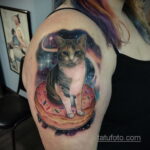 Фото татуировки с пончиком 22.11.2020 №112 -donut tattoo- tatufoto.com