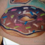 Фото татуировки с пончиком 22.11.2020 №115 -donut tattoo- tatufoto.com