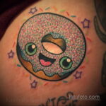 Фото татуировки с пончиком 22.11.2020 №116 -donut tattoo- tatufoto.com