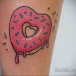 Фото татуировки с пончиком 22.11.2020 №171 -donut tattoo- tatufoto.com