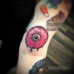 Фото татуировки с пончиком 22.11.2020 №208 -donut tattoo- tatufoto.com