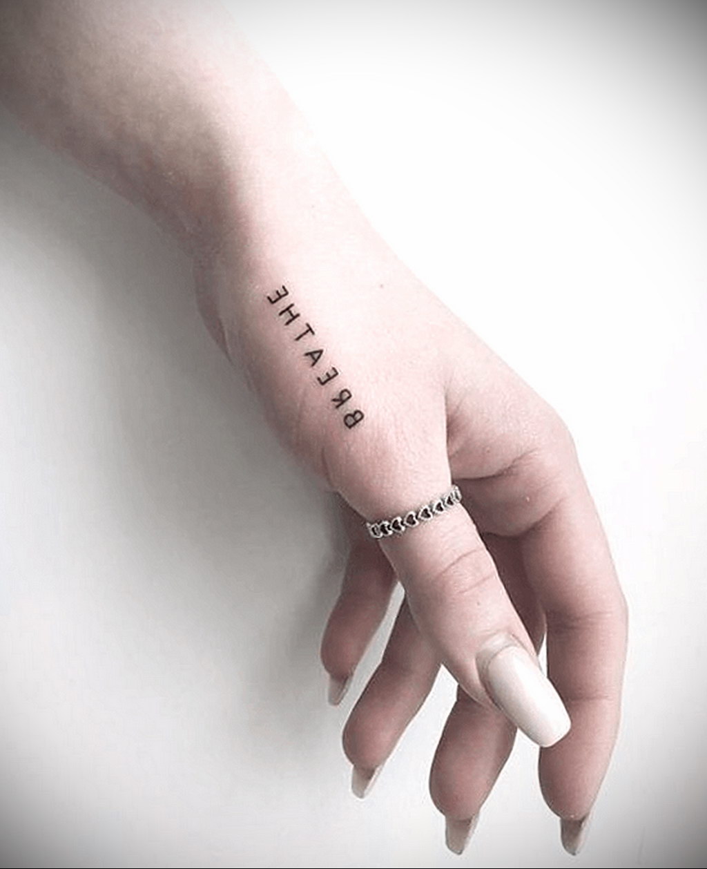 Женский рисунок тату на руку 11.12.2020 № 1286 -tattoo on hand for girls- t...