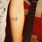 Красивая тату для девушки на руке 11.12.2020 №156 -tattoo on hand for girls- tatufoto.com