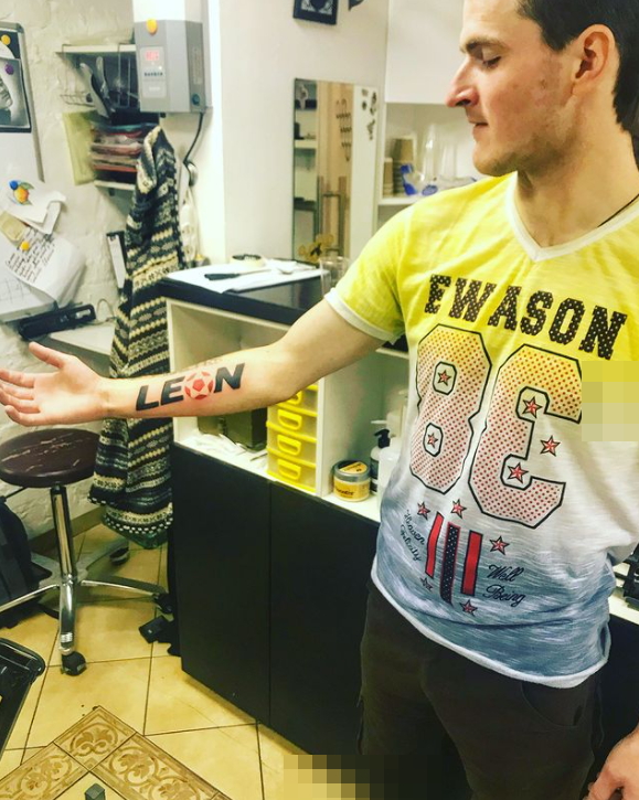 Любитель татуировки смог перехитрить букмекерскую контору и срубить бабла - фото 1