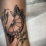 Пример рисунка татуировки апельсином 12.12.2020 №1092 -orange tattoo- tatufoto.com