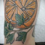 Пример рисунка татуировки апельсином 12.12.2020 №1102 -orange tattoo- tatufoto.com