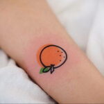 Пример рисунка татуировки апельсином 12.12.2020 №1125 -orange tattoo- tatufoto.com