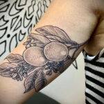 Пример рисунка татуировки апельсином 12.12.2020 №1190 -orange tattoo- tatufoto.com