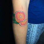 Пример рисунка татуировки апельсином 12.12.2020 №1195 -orange tattoo- tatufoto.com