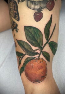Пример рисунка татуировки апельсином 12.12.2020 №1242 -orange tattoo- tatufoto.com