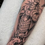 Пример рисунка татуировки птица Гриф 13.12.2020 №340 -tattoo vulture- tatufoto.com