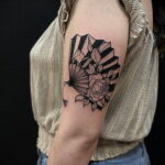 Пример рисунка татуировки с веером 13.12.2020 №129 -fan tattoo- tatufoto.com