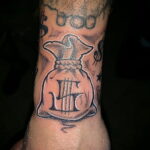 Рисунок татуировки на тему денег 01.12.2020 №056 -money tattoo- tatufoto.com
