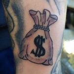 Рисунок татуировки на тему денег 01.12.2020 №084 -money tattoo- tatufoto.com