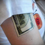 Рисунок татуировки на тему денег 03.12.2020 №065 -money tattoo- tatufoto.com