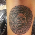 Рисунок татуировки на тему монетки 03.12.2020 №008 -money tattoo- tatufoto.com