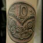 Рисунок татуировки на тему монетки 03.12.2020 №013 -money tattoo- tatufoto.com