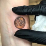 Рисунок татуировки на тему монеты 01.12.2020 №005 -coin tattoo- tatufoto.com