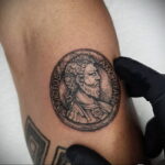 Рисунок татуировки на тему монеты 01.12.2020 №025 -coin tattoo- tatufoto.com