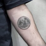 Рисунок татуировки на тему монеты 01.12.2020 №026 -coin tattoo- tatufoto.com