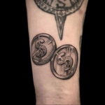 Рисунок татуировки на тему монеты 01.12.2020 №032 -coin tattoo- tatufoto.com