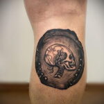 Рисунок татуировки на тему монеты 01.12.2020 №037 -coin tattoo- tatufoto.com