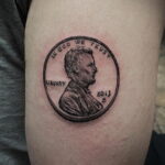 Рисунок татуировки на тему монеты 01.12.2020 №044 -coin tattoo- tatufoto.com