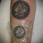 Рисунок татуировки на тему монеты 01.12.2020 №055 -coin tattoo- tatufoto.com
