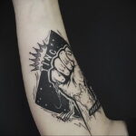 Рисунок татуировки с кулаком 06.12.2020 №010 -fist tattoo- tatufoto.com