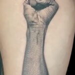 Рисунок татуировки с кулаком 06.12.2020 №019 -fist tattoo- tatufoto.com