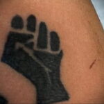 Рисунок татуировки с кулаком 06.12.2020 №043 -fist tattoo- tatufoto.com