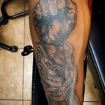 Рисунок татуировки с кулаком 06.12.2020 №053 -fist tattoo- tatufoto.com