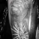 Рисунок татуировки с кулаком 06.12.2020 №065 -fist tattoo- tatufoto.com