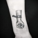 Рисунок татуировки с кулаком 06.12.2020 №076 -fist tattoo- tatufoto.com