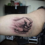 Рисунок татуировки с кулаком 06.12.2020 №103 -fist tattoo- tatufoto.com