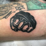Рисунок татуировки с кулаком 06.12.2020 №128 -fist tattoo- tatufoto.com