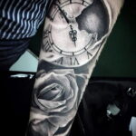 Тату роза и часы на предплечье 01.12.2020 №050 -rose tattoo- tatufoto.com