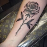 Тату роза на запястье пример 01.12.2020 №011 -rose tattoo on forearm- tatufoto.com
