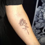 Тату роза на запястье пример 01.12.2020 №026 -rose tattoo on forearm- tatufoto.com