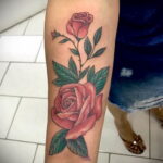 Тату роза на запястье пример 01.12.2020 №060 -rose tattoo on forearm- tatufoto.com