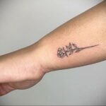 Тату роза на запястье пример 01.12.2020 №078 -rose tattoo on forearm- tatufoto.com
