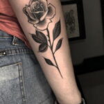 Тату роза на запястье пример 01.12.2020 №083 -rose tattoo on forearm- tatufoto.com