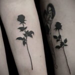 Тату роза на запястье пример 01.12.2020 №089 -rose tattoo on forearm- tatufoto.com